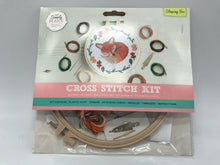 Load image into Gallery viewer, Needle Felting Kit - Fox
